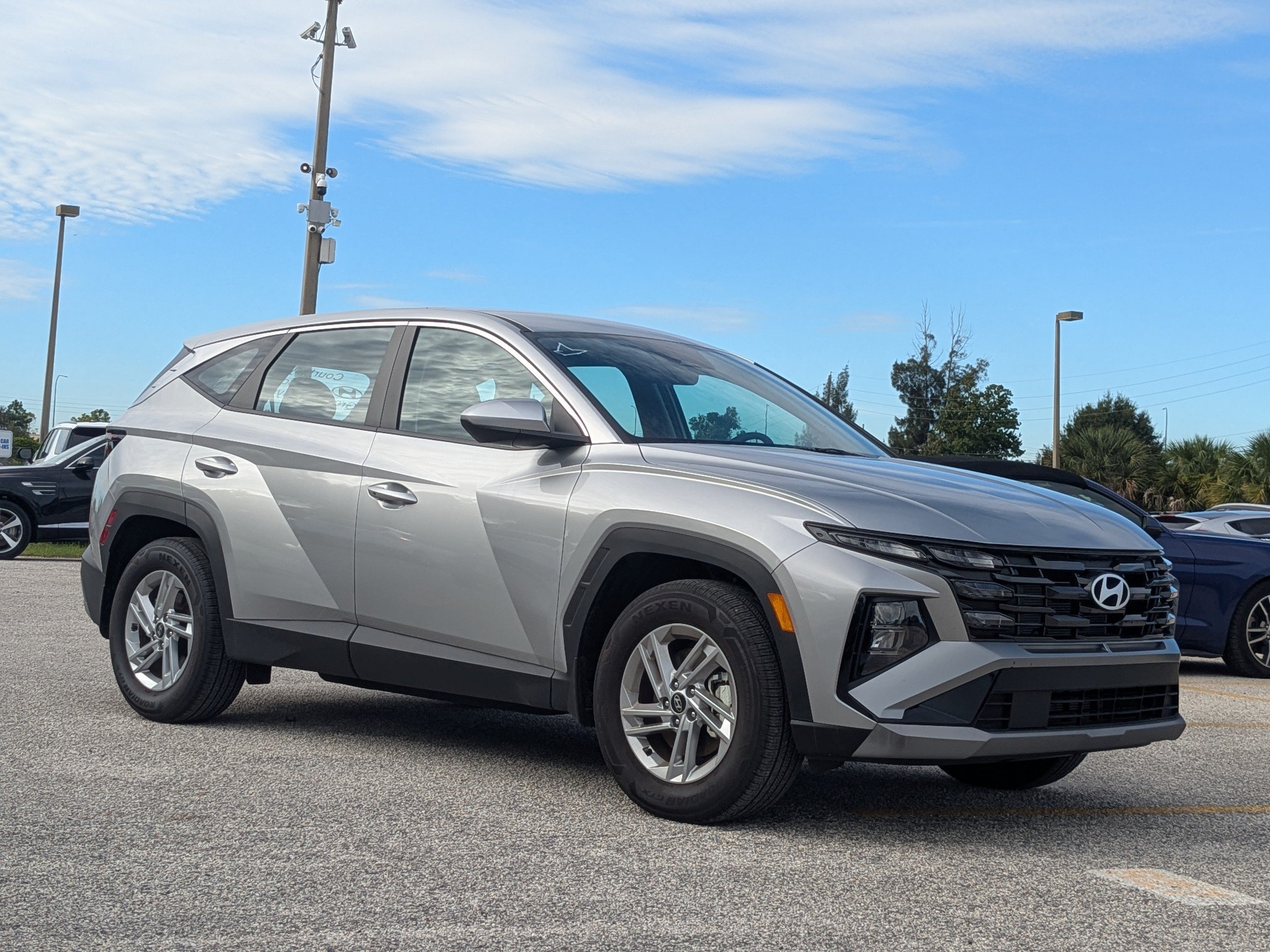 New 2026 Shimmering Silver Hyundai SE image 2
