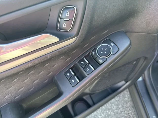 Used 2020 Magnetic Metallic Ford SE image 17