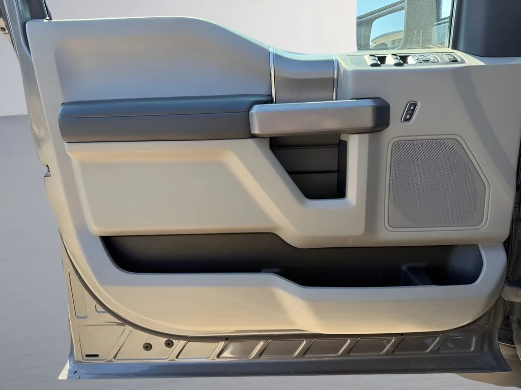 Used 2021 Gray Ford XLT image 10
