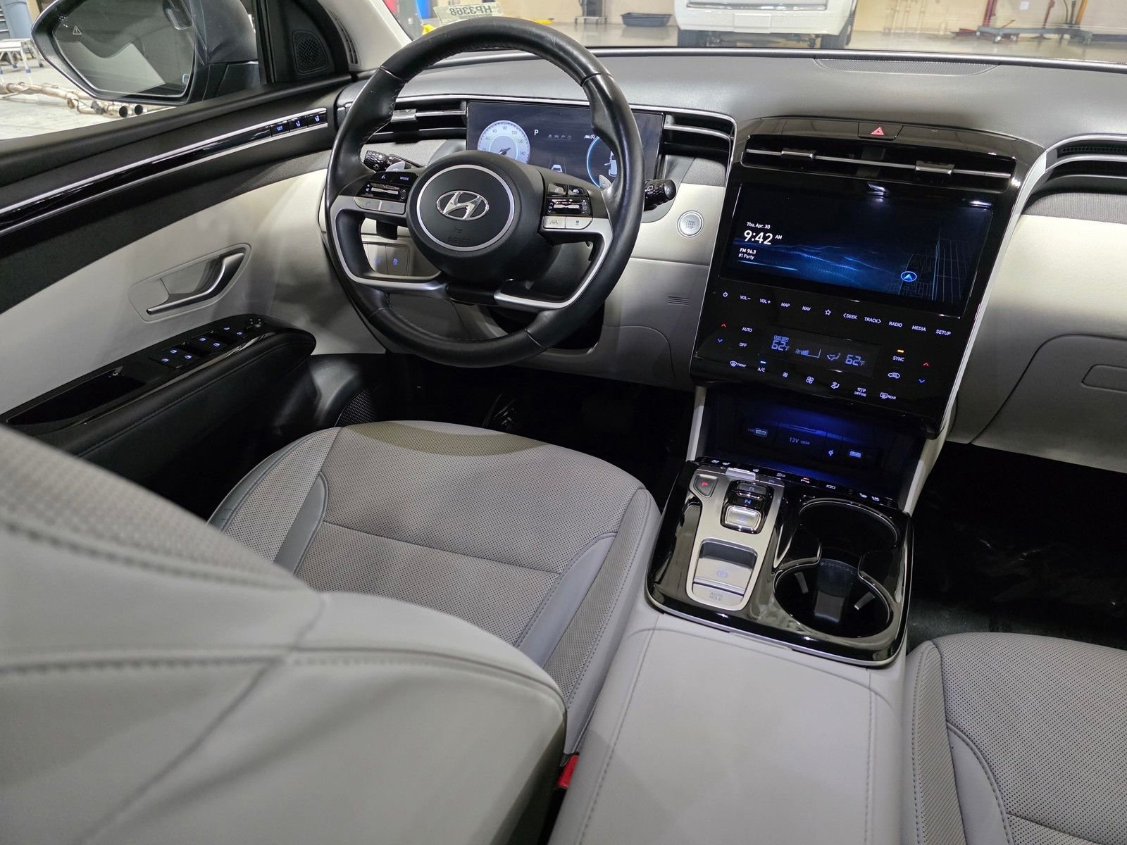 Used 2023 Phantom Black Hyundai Limited image 19