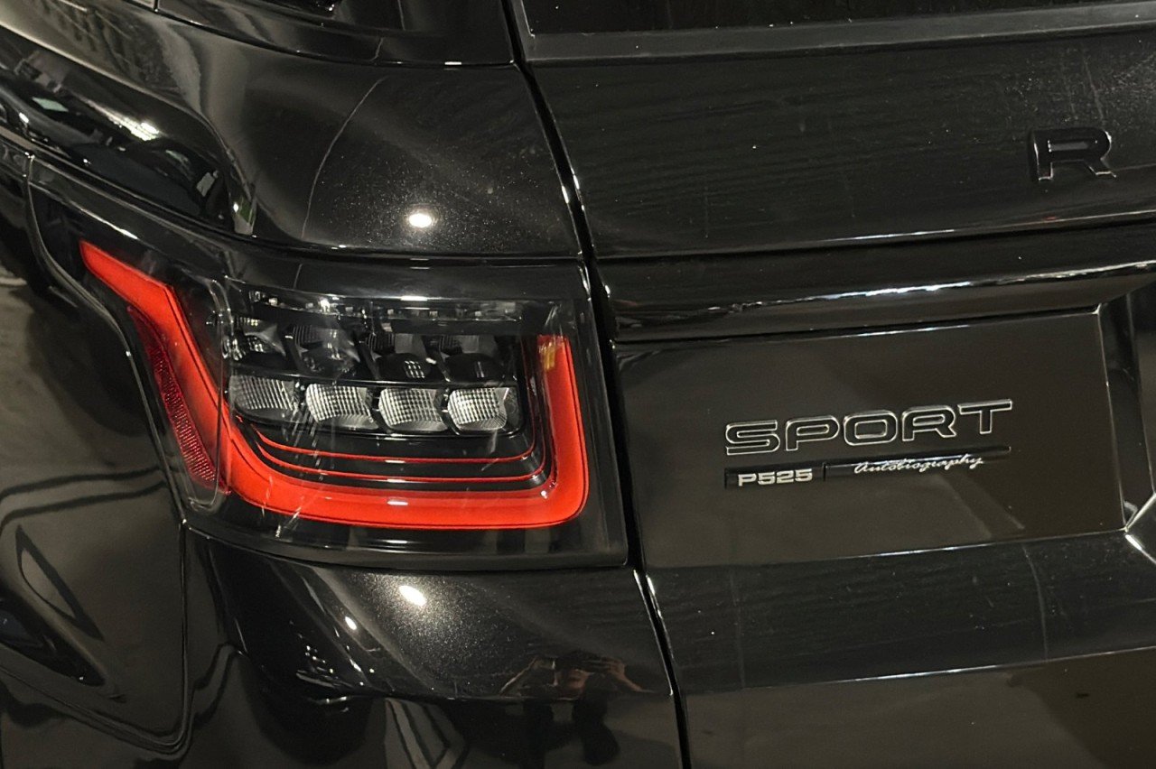 Used 2022 Santorini Black Metallic Land Rover Autobiography image 26