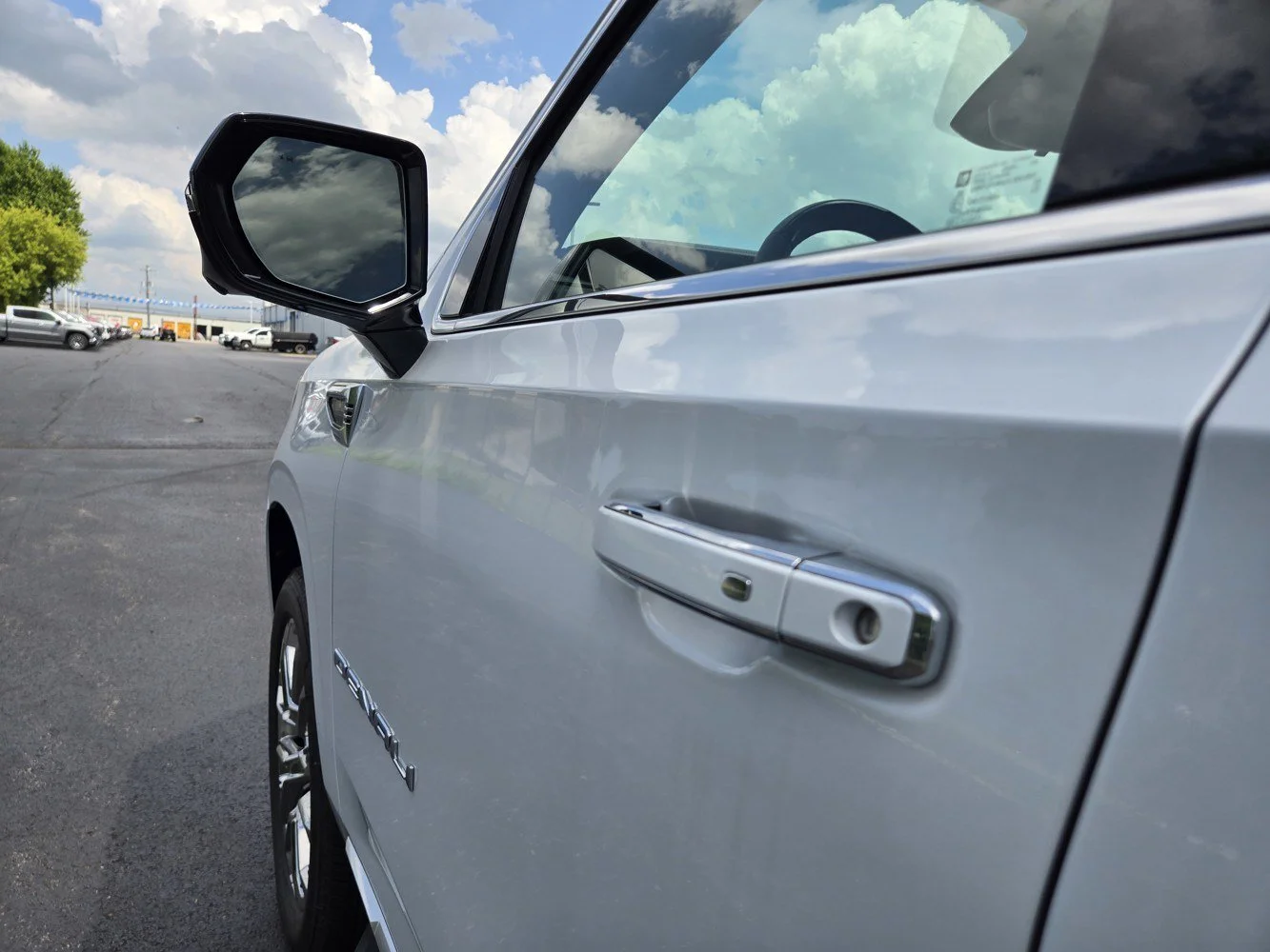 2026 GMC Yukon Denali - Photo 31