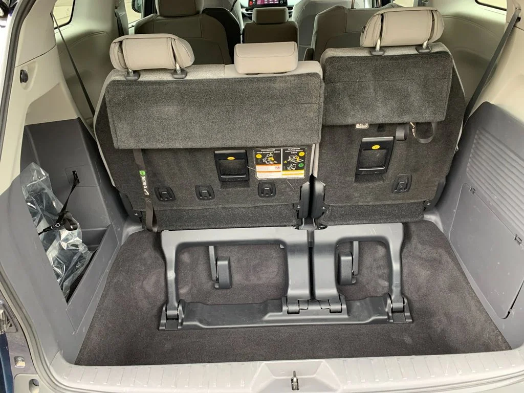 Used 2021  Toyota LE image 20