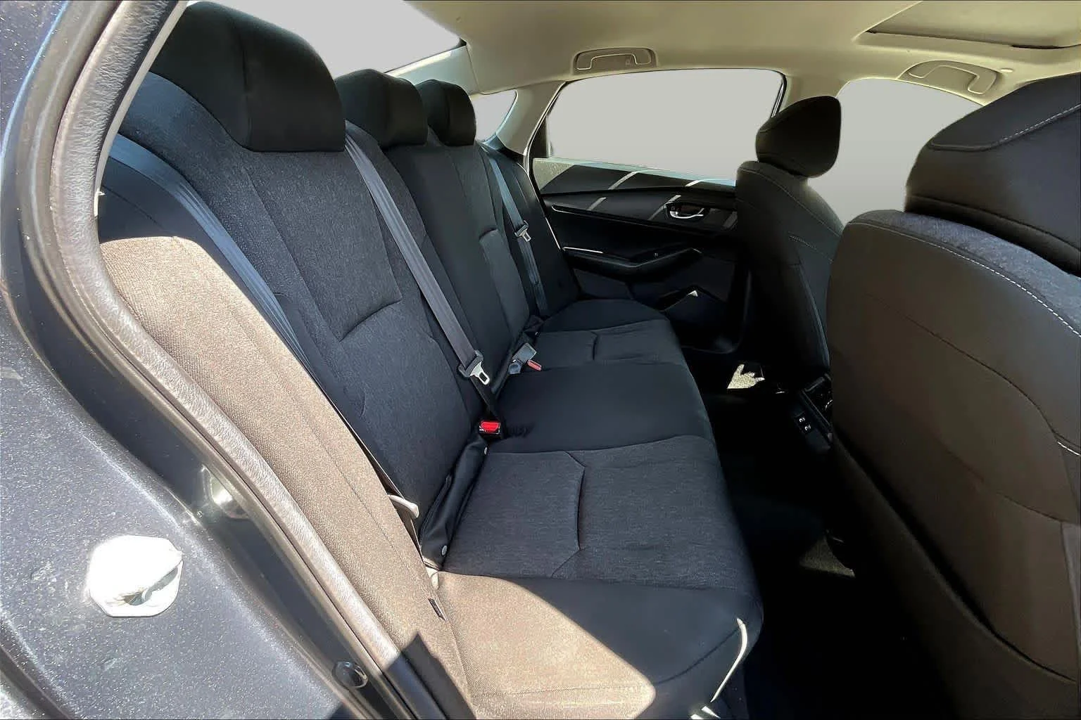 Used 2025 Meteorite Gray Metallic Honda SE image 21