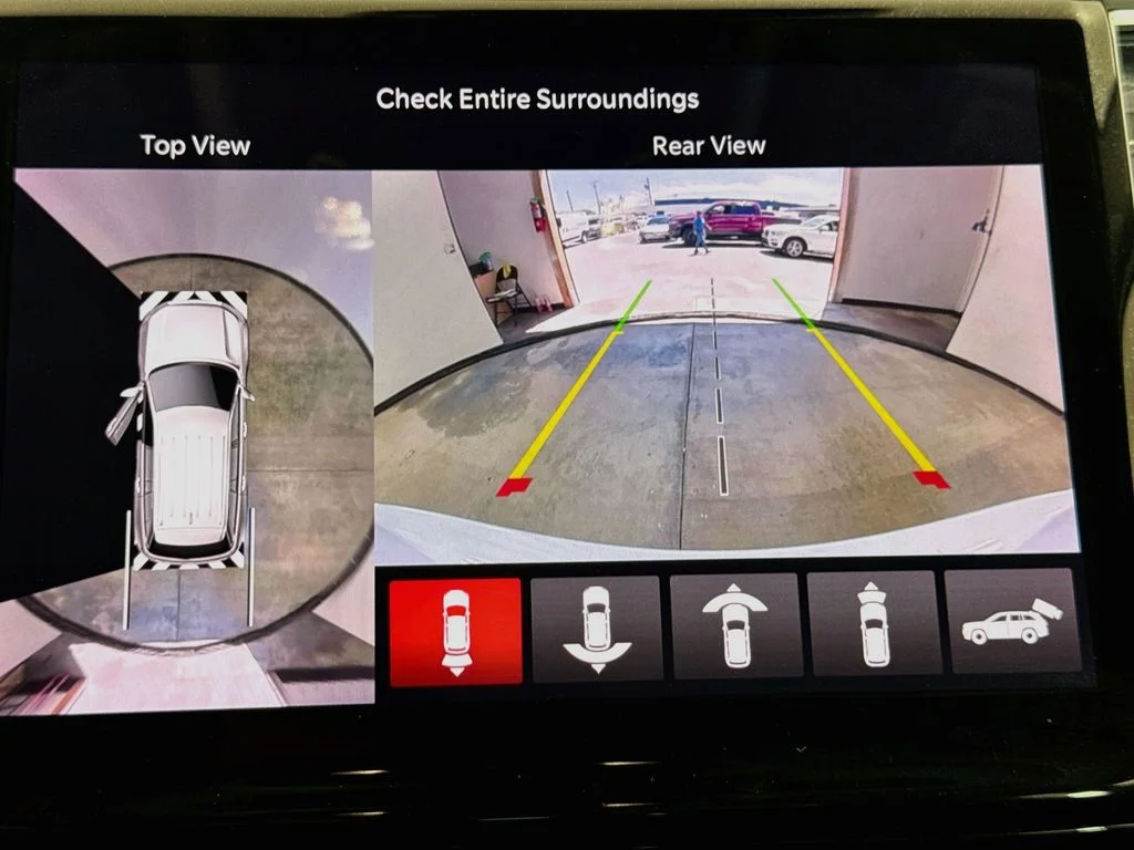 Used 2022 White Jeep 4xe image 14
