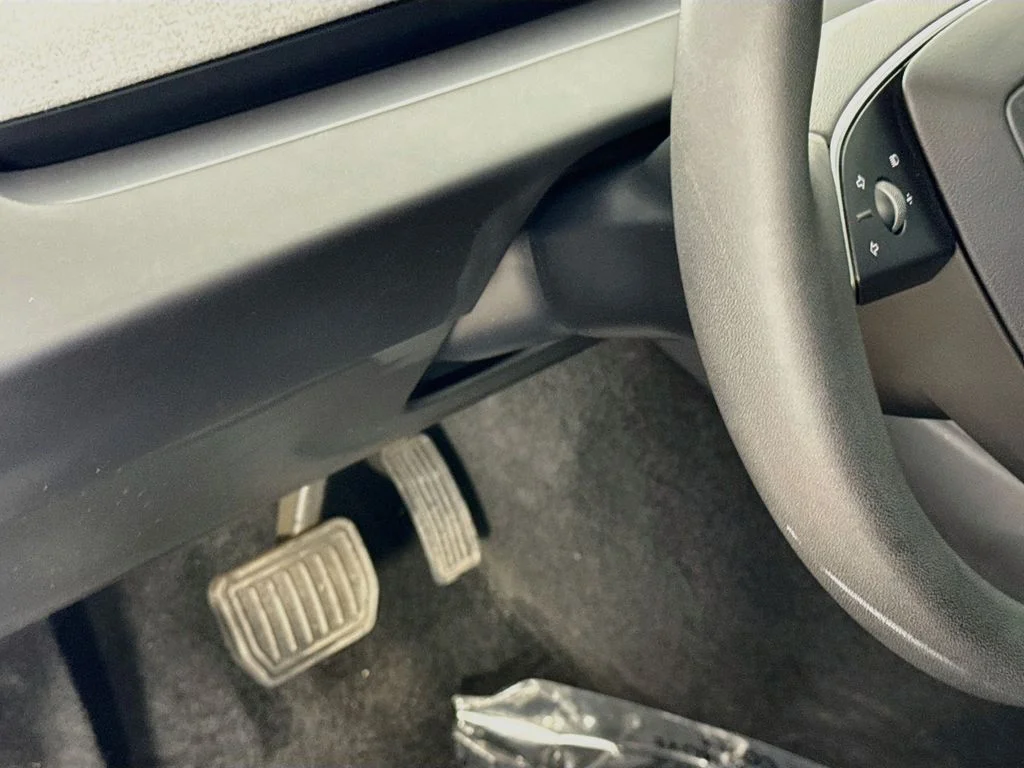 Used 2025 White Tesla Long Range image 10