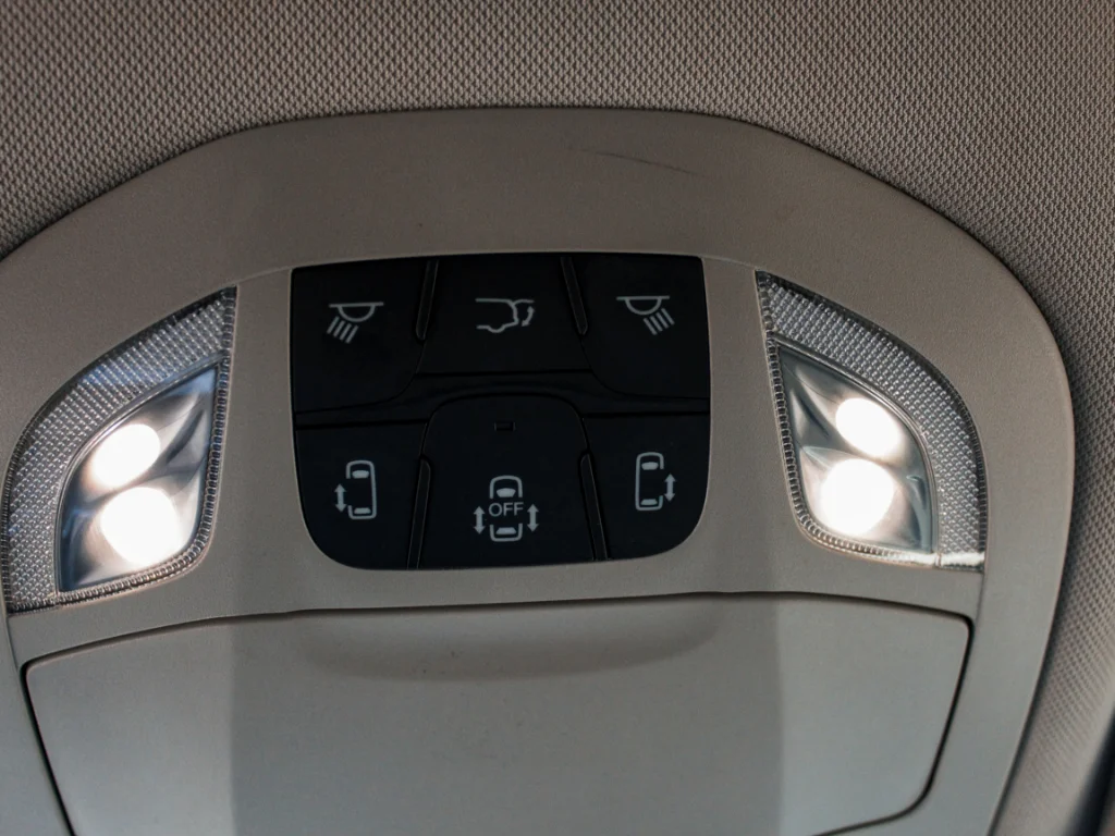 Used 2023 Silver Mist Clearcoat Chrysler Touring L image 23
