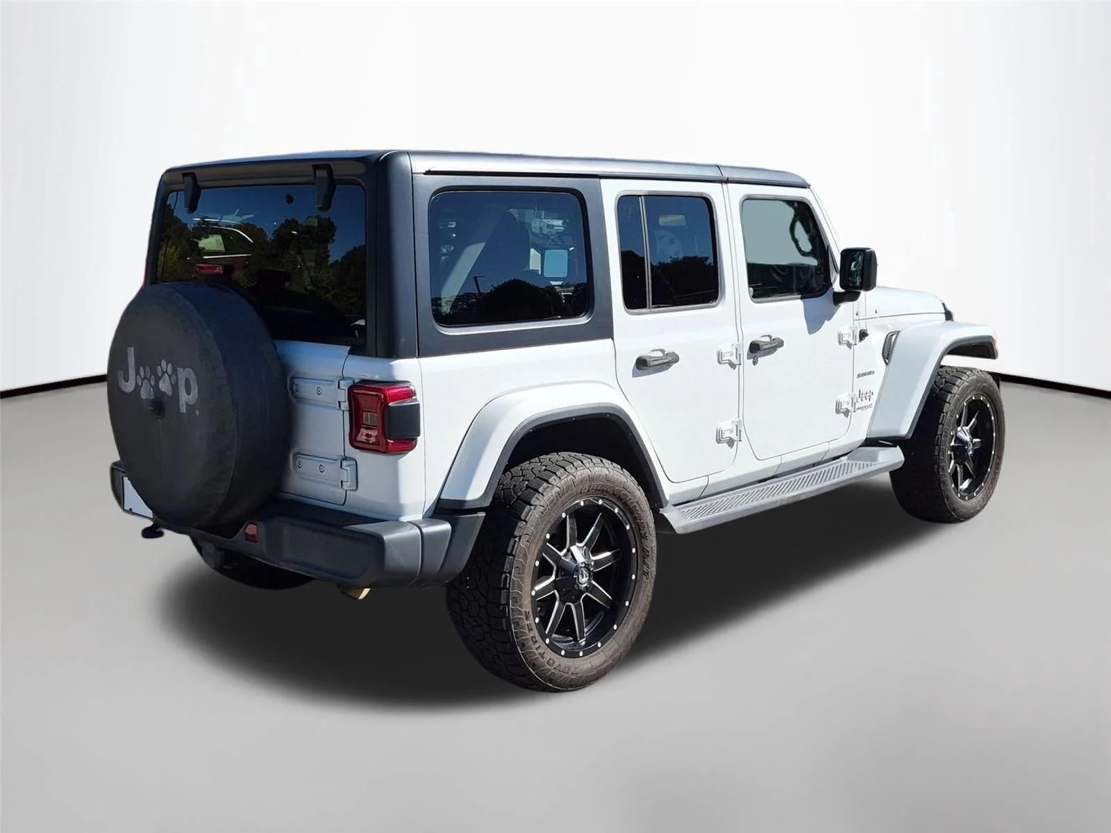 Used 2018 Bright White Clearcoat Jeep Sahara image 6