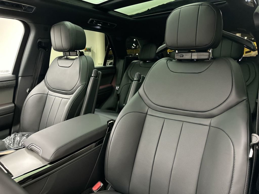 New 2026 Borasco Grey Land Rover SE image 10