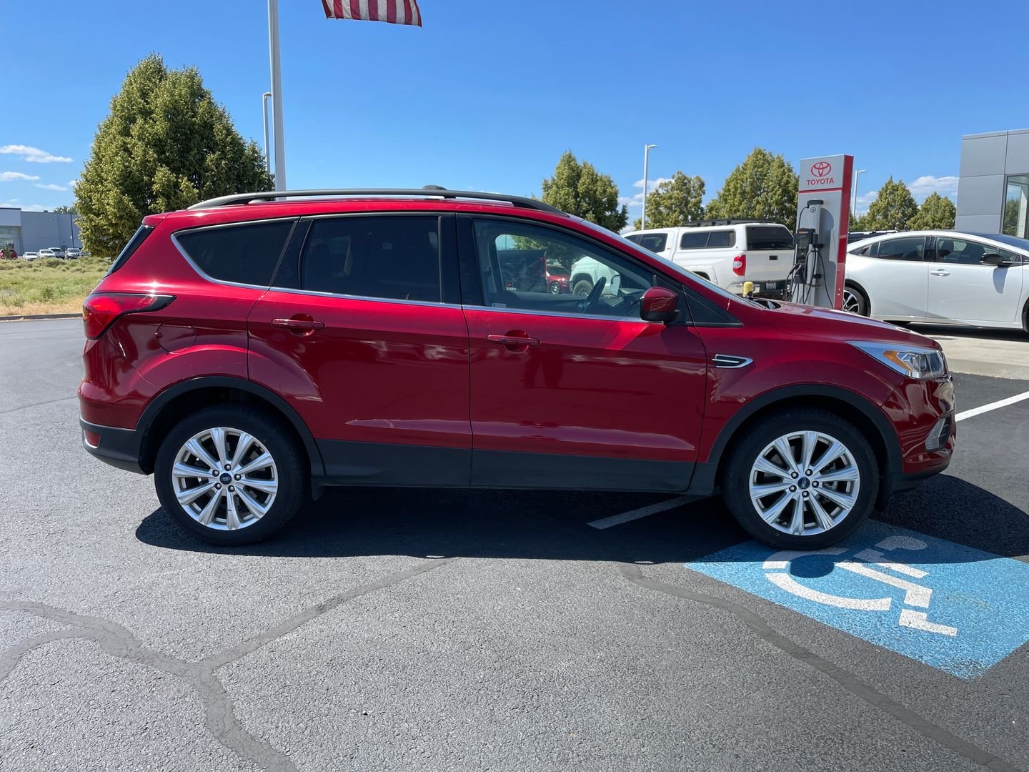 Used 2019 Ford Escape SEL with VIN 1FMCU9HD5KUA55564 for sale in Union Gap, WA