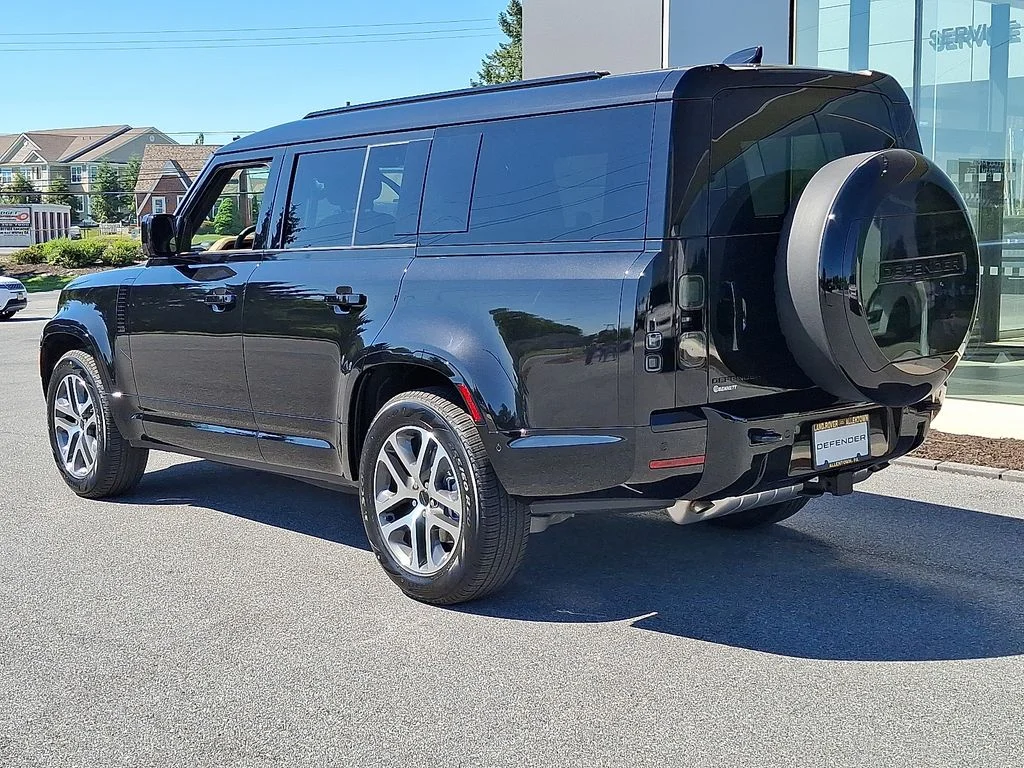 New 2026  Land Rover X-Dynamic SE image 4