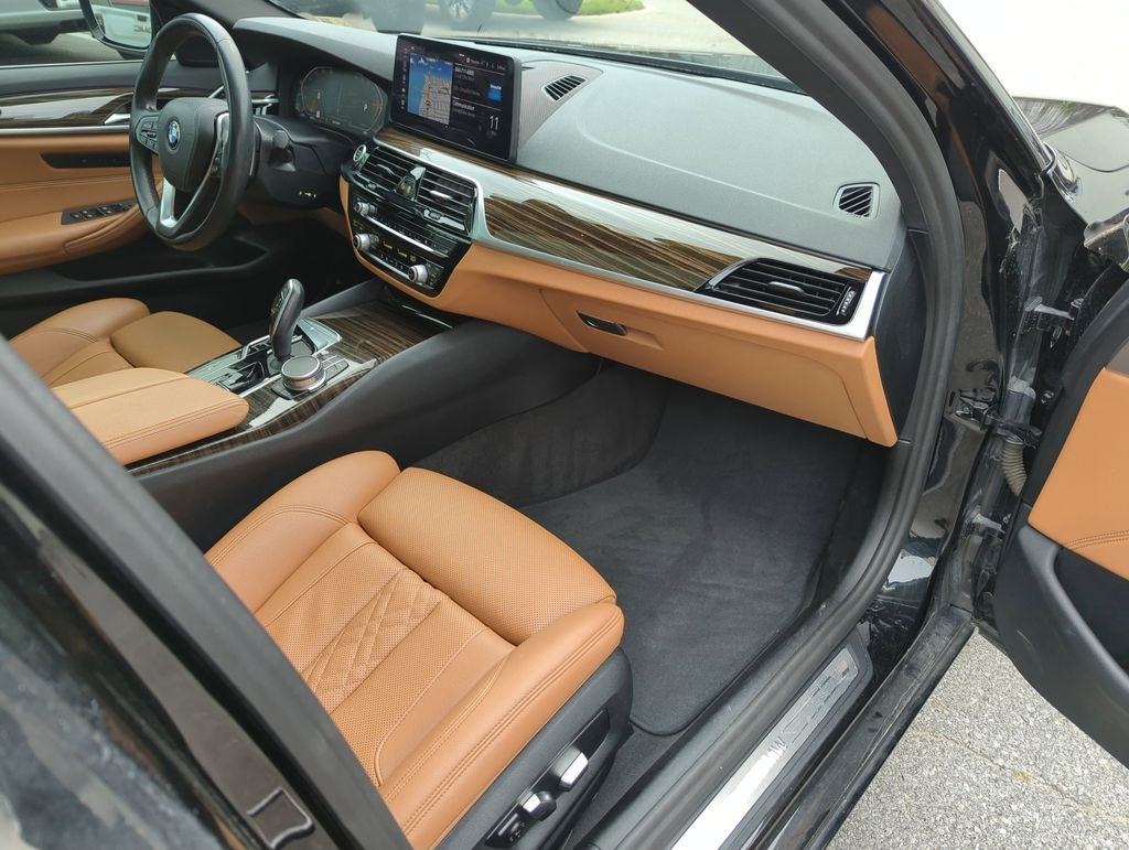 Used 2021 Black BMW 540i image 35