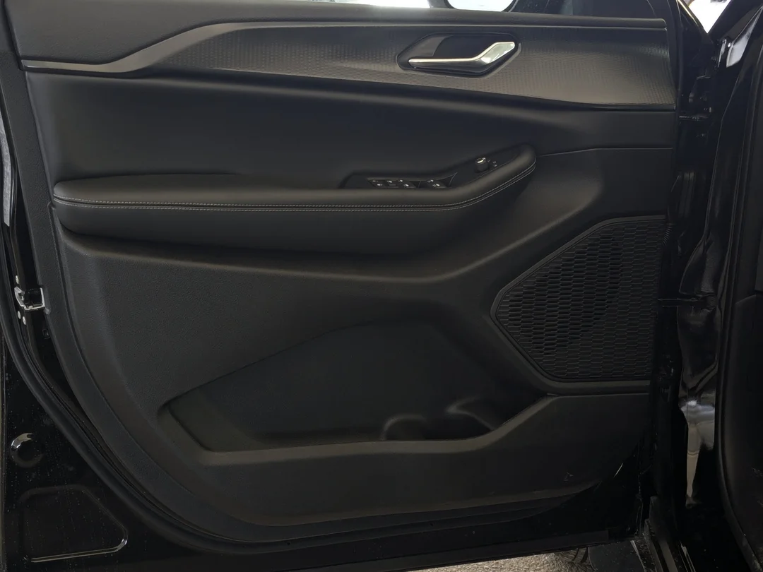 New 2026 Black Jeep Laredo - - 4x4 - Classic Theme - Heated Seats - Heated Steering - Remote Start & More! image 11