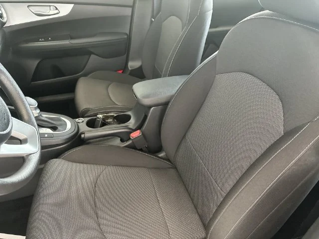 Used 2024 White Kia LXS image 22