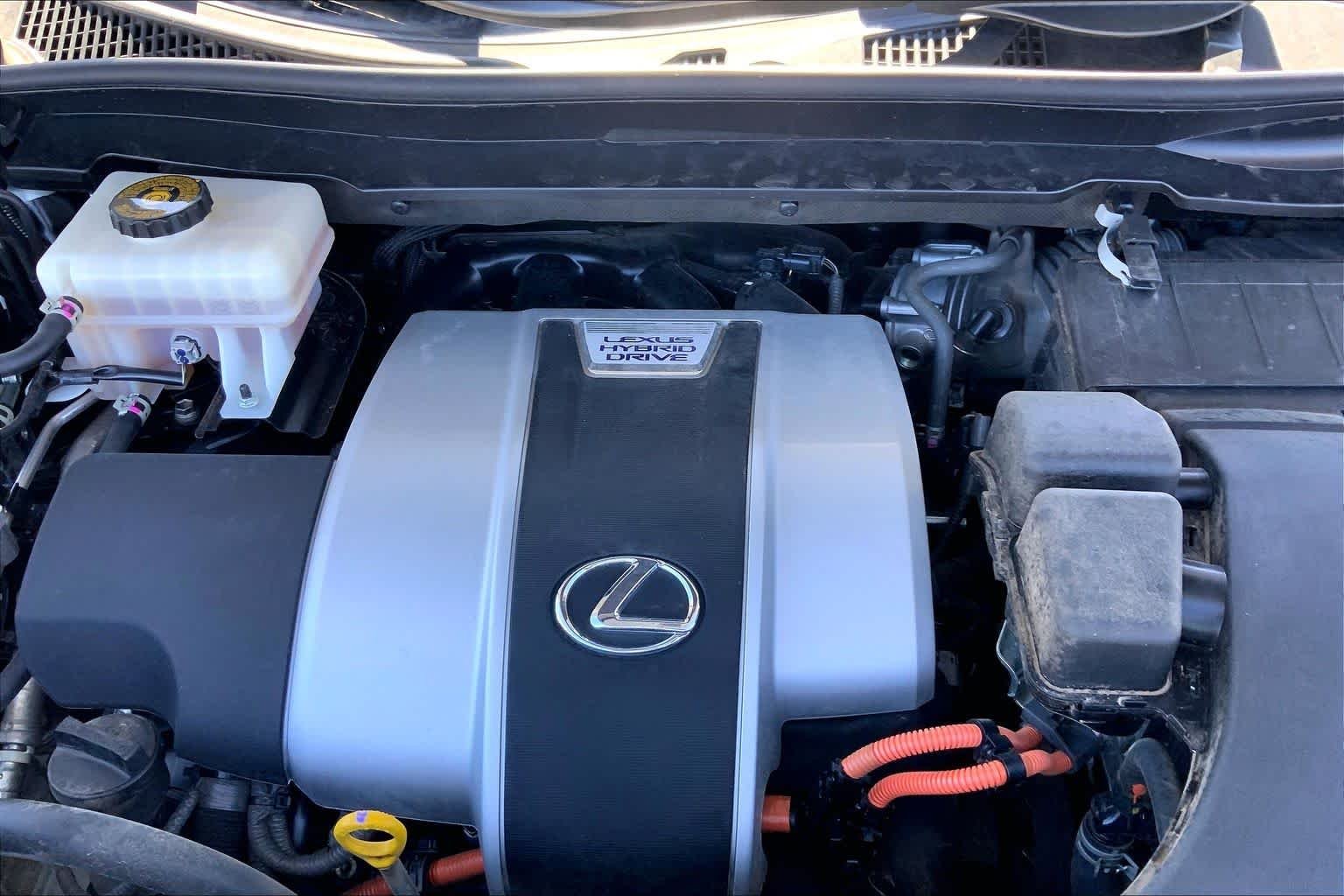 Used 2020 Eminent White Pearl Lexus  image 32
