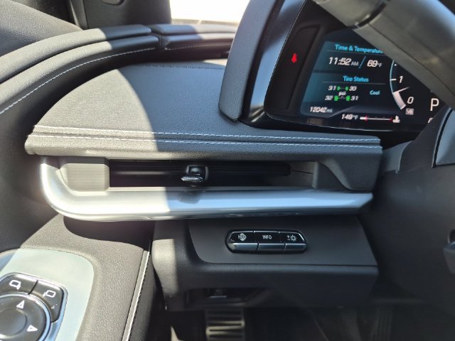 Used 2022 TORCH RED Chevrolet 2LT image 20