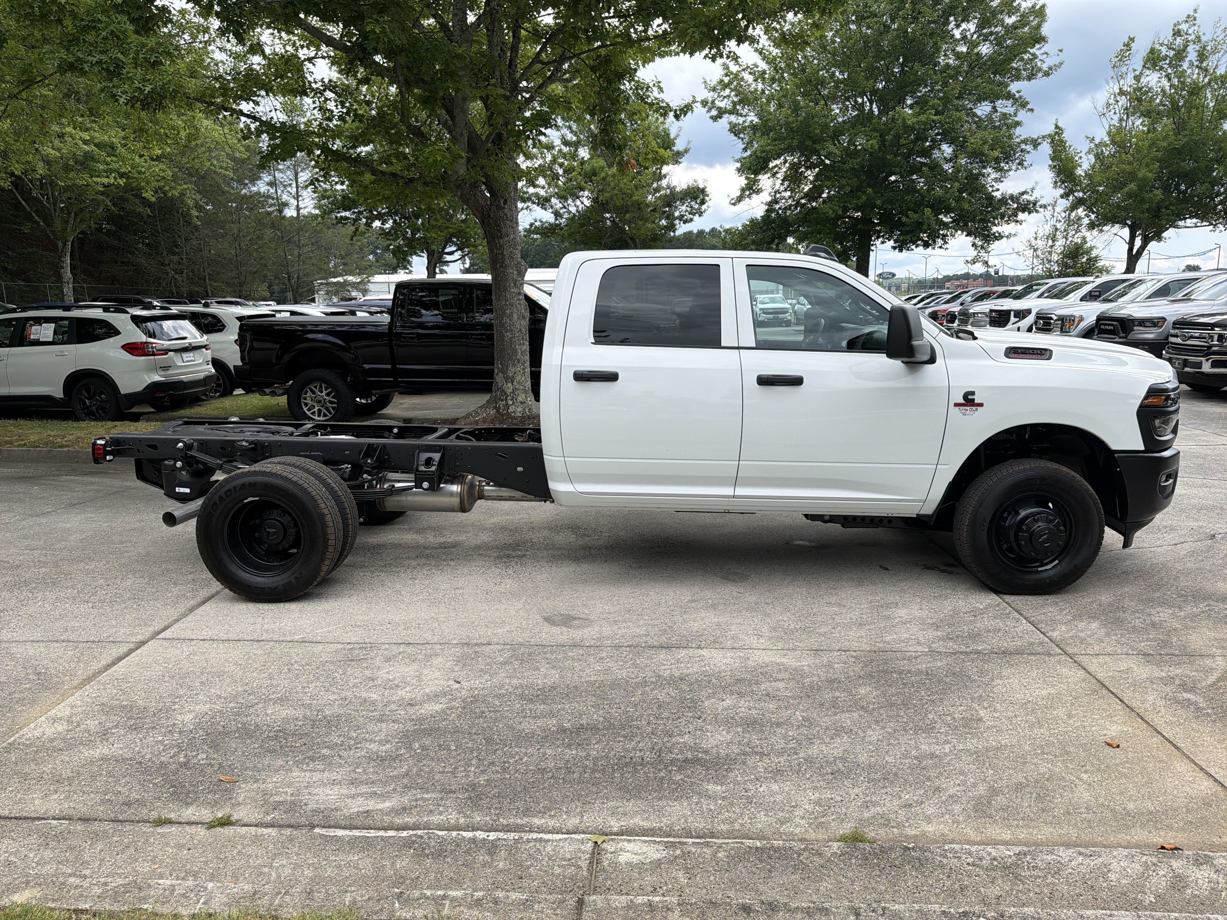 New 2026 Bright White Clearcoat RAM Tradesman image 8