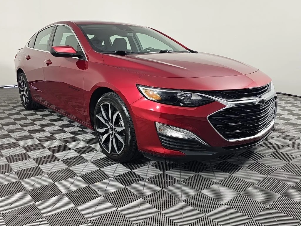 Used 2024 Red Chevrolet RS image 3