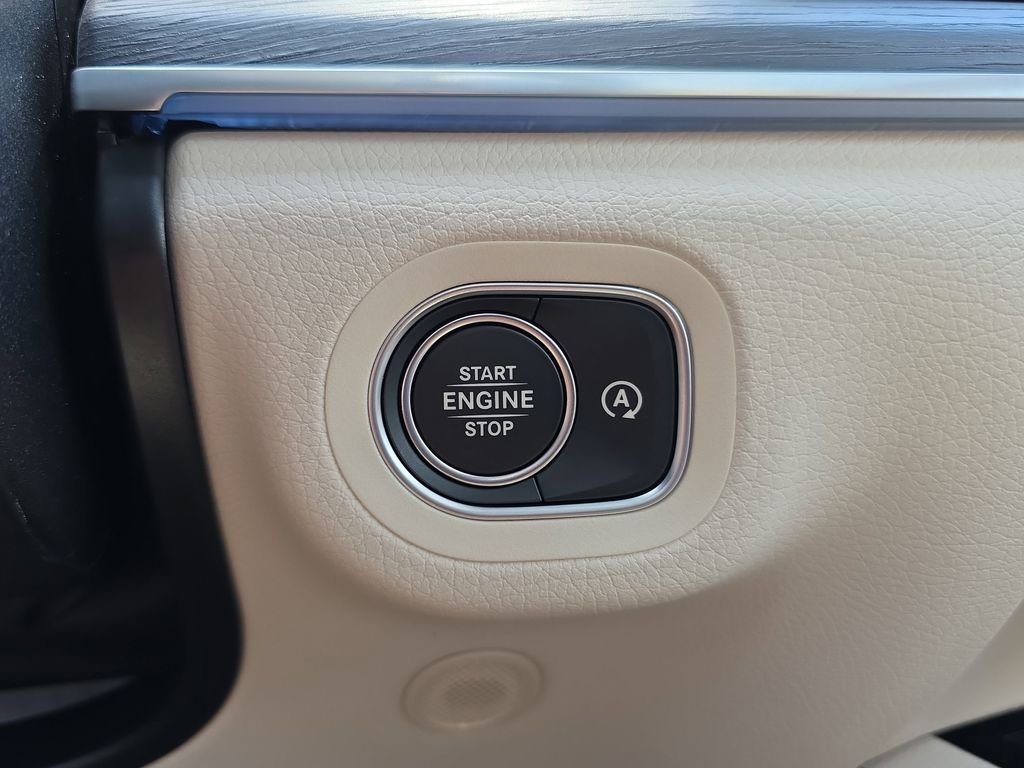 New 2026 Black Mercedes-Benz GLS 450 image 27