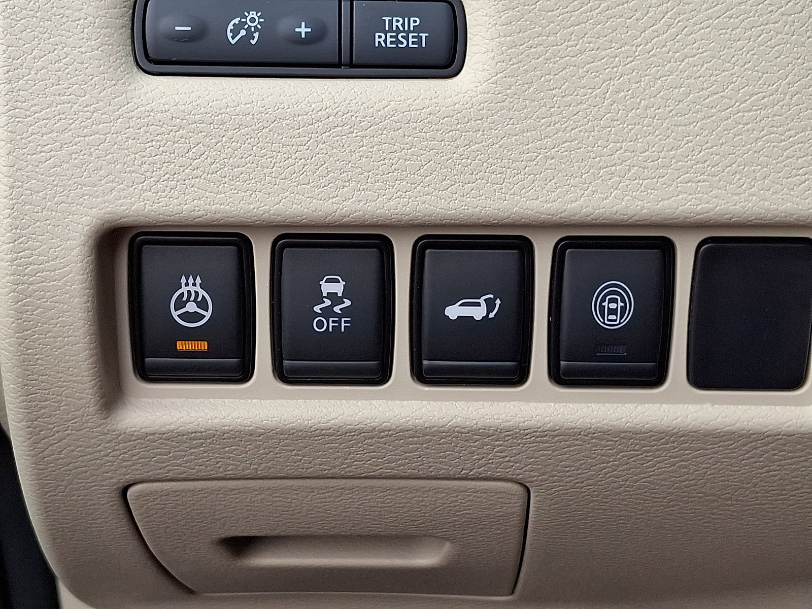 Used 2023 Scarlet Ember Tintcoat Nissan Platinum image 26