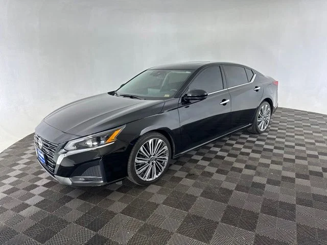 Used 2023 Black Nissan 2.5 SL image 10