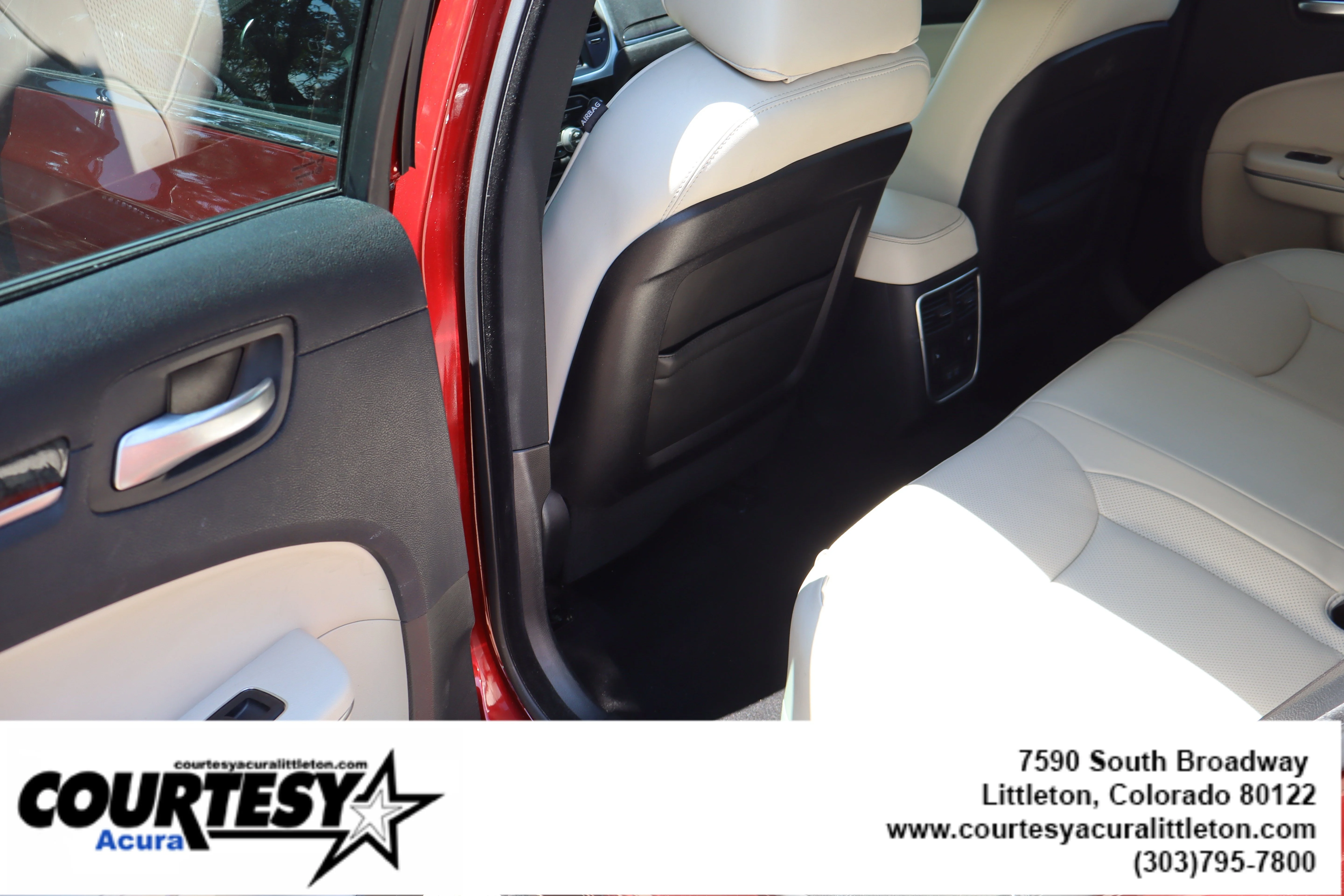 Used 2020 Velvet Red Pearlcoat Chrysler Limited image 25