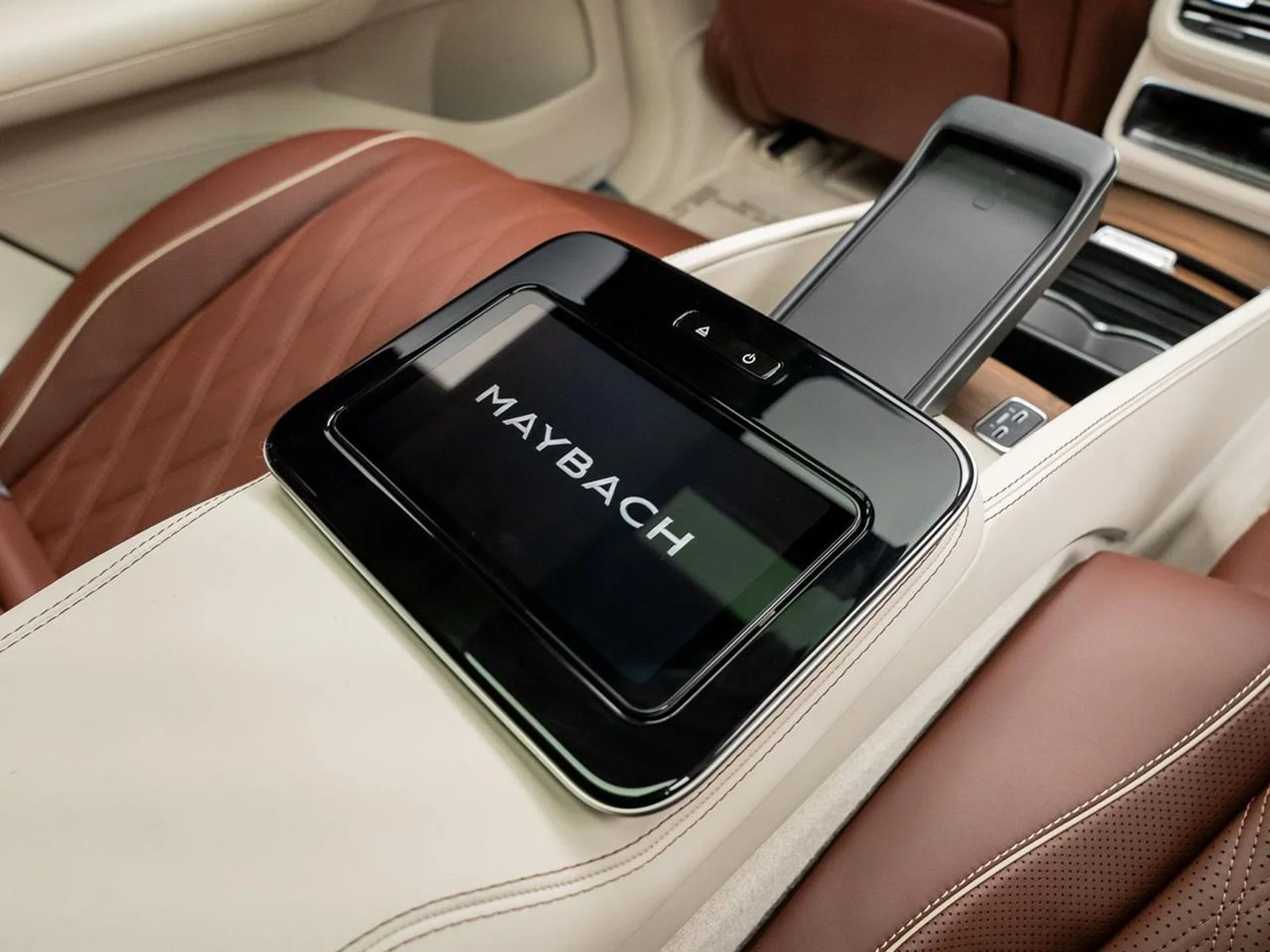 Used 2026 Black Mercedes-Benz Maybach GLS 600 image 56