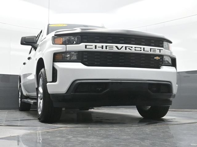 Used 2021 White Chevrolet Custom image 22