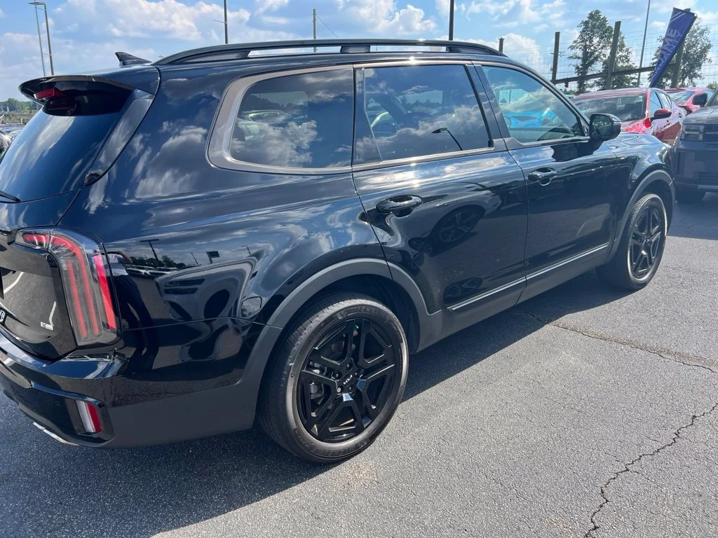 Used 2024 Black Kia EX X-Line image 5