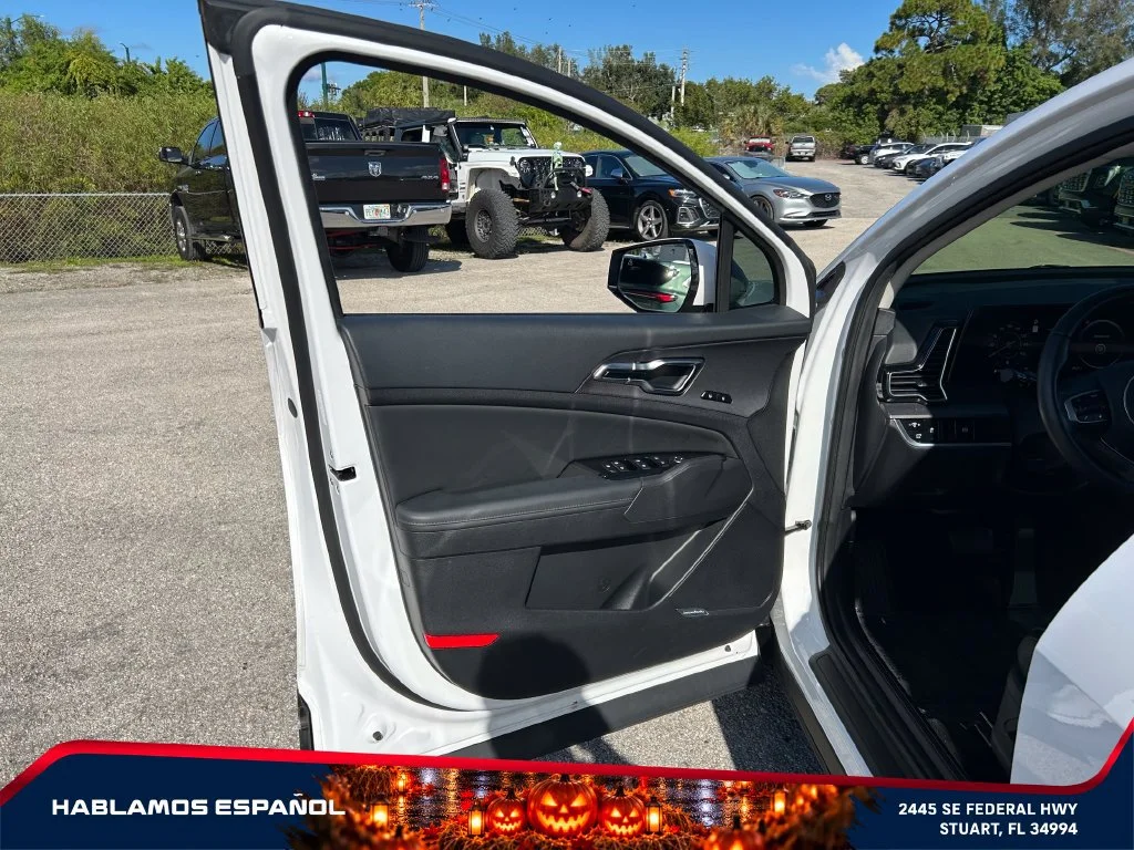 Used 2025 White Kia SX-Prestige image 12