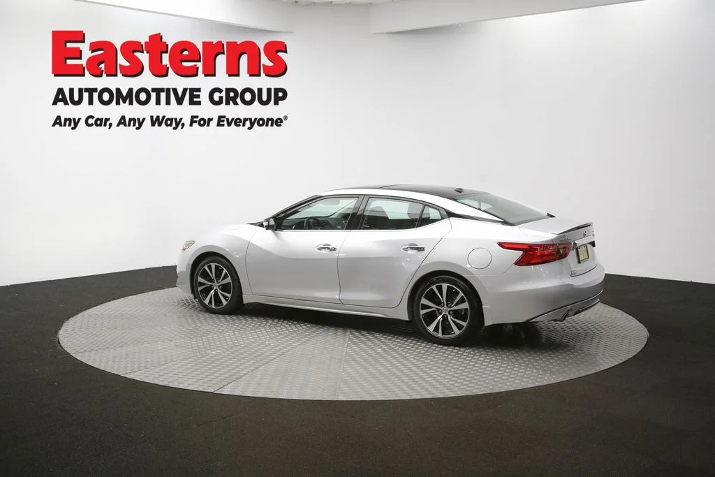 Used 2018 Silver Nissan Platinum image 66