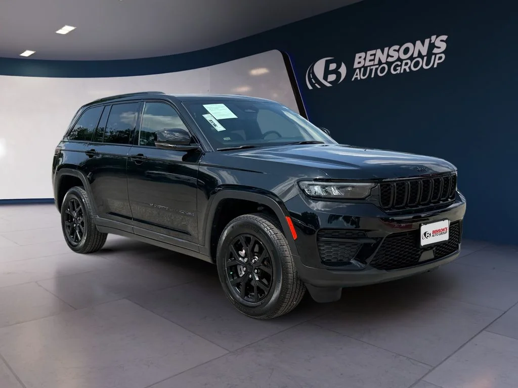 Used 2024 Black Jeep Altitude X image 7