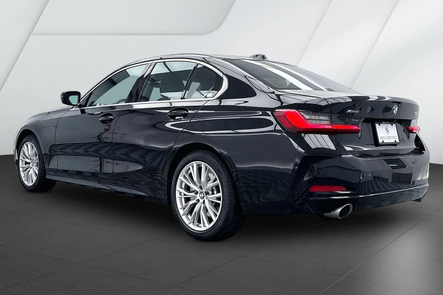 2024 BMW 3 Series 330i - Photo 9