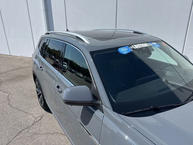 New 2026 Pure Gray Volkswagen 2.0T SEL Premium R-Line image 4
