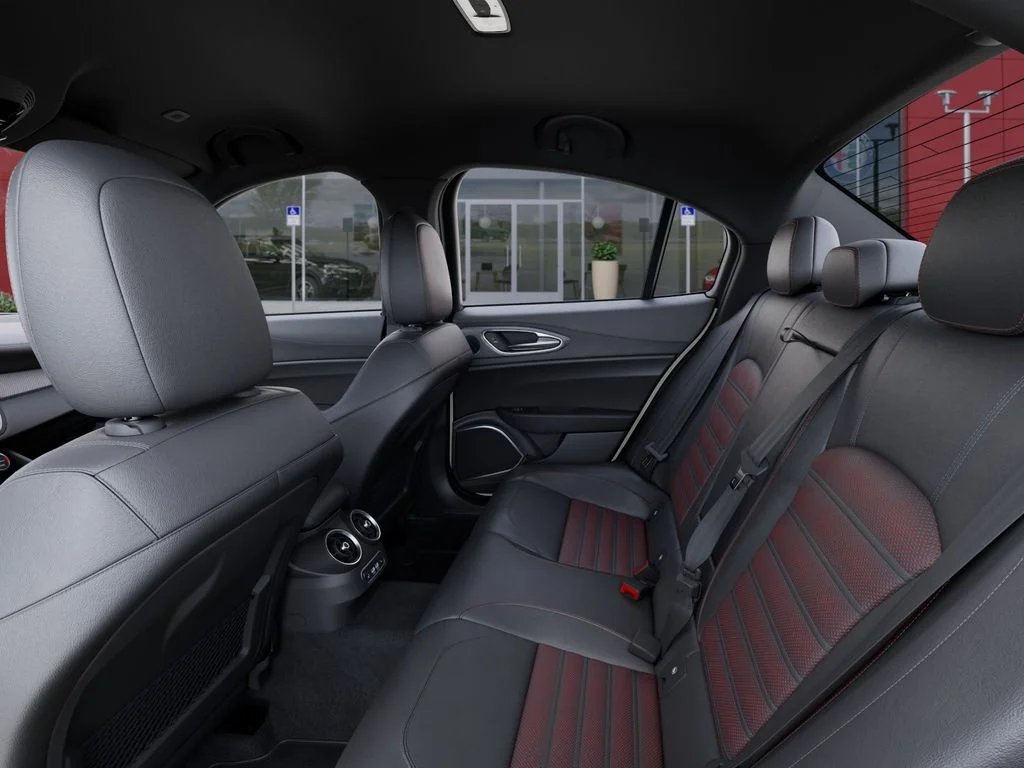 2025 Alfa Romeo Giulia Tributo Italiano - Photo 24