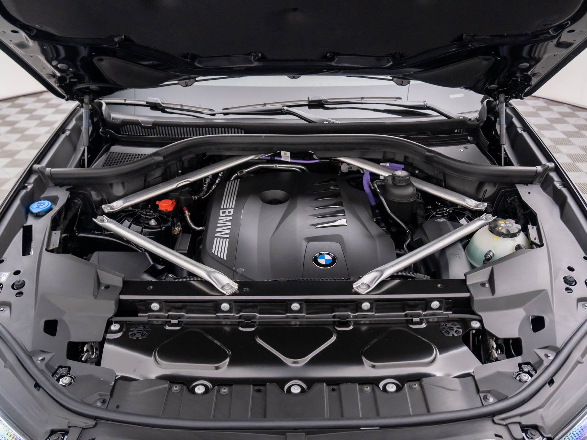New 2026 Black Sapphire Metallic BMW xDrive40i image 33