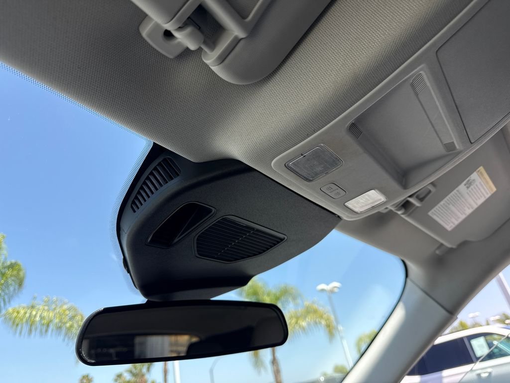 Used 2022 White Ford SE image 29