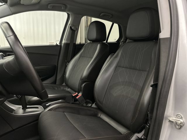 Used 2018 SILVER ICE METALLIC Chevrolet LT image 16