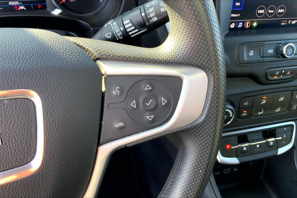 Used 2024 White GMC SLE image 11