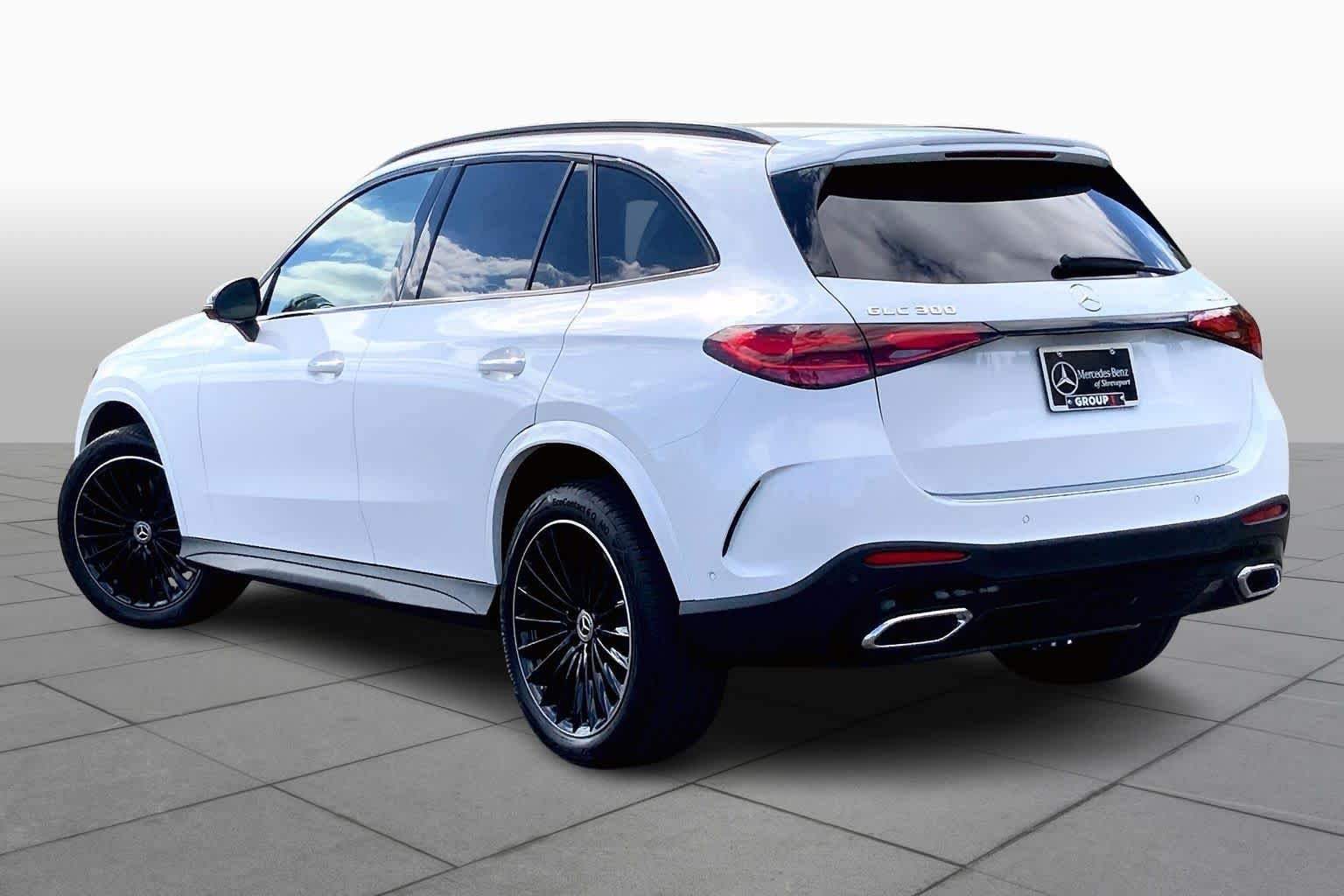New 2026 MANUFAKTUR Moonlight White Metallic Mercedes-Benz GLC 300 image 12