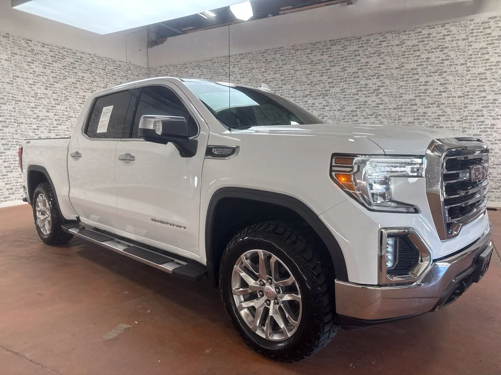 Used 2022 Summit White GMC SLT image 1