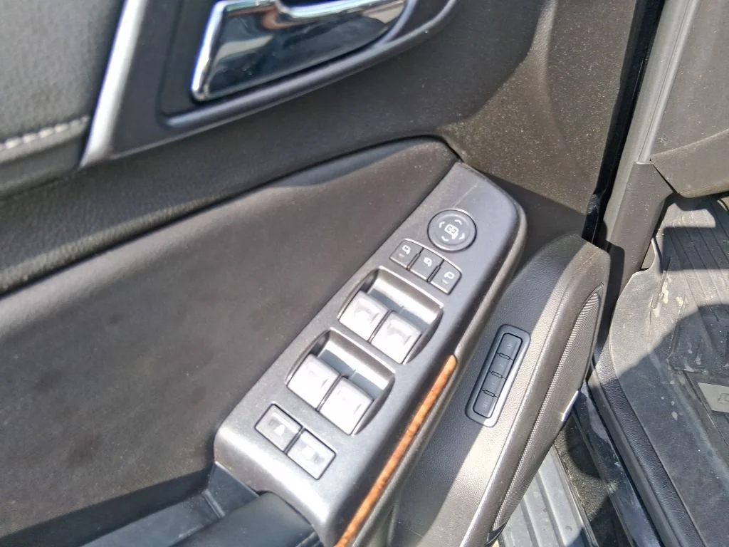 Used 2019 Black Chevrolet Premier image 5