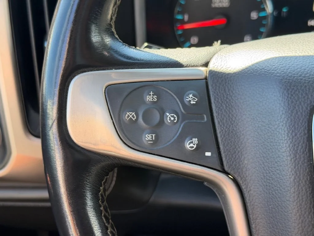 Used 2018 White GMC Denali image 23