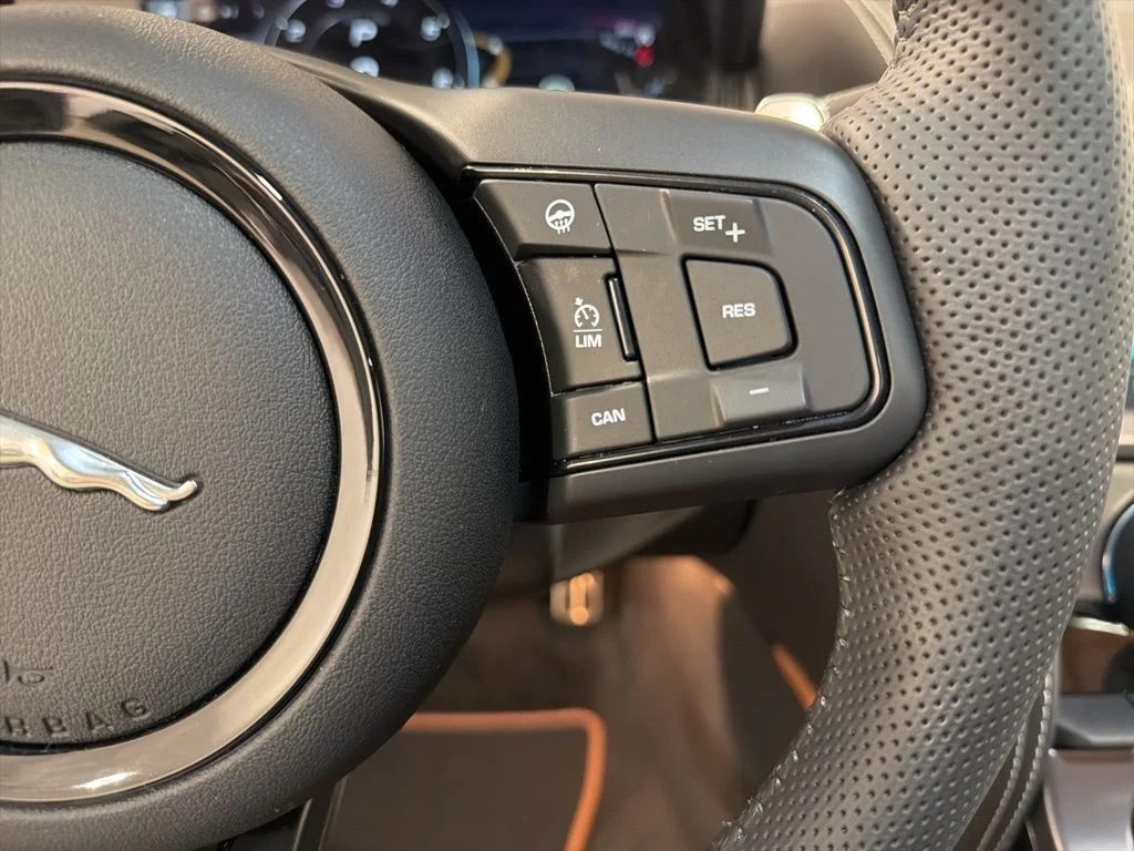 2024 Jaguar F-Type R75 - Photo 14
