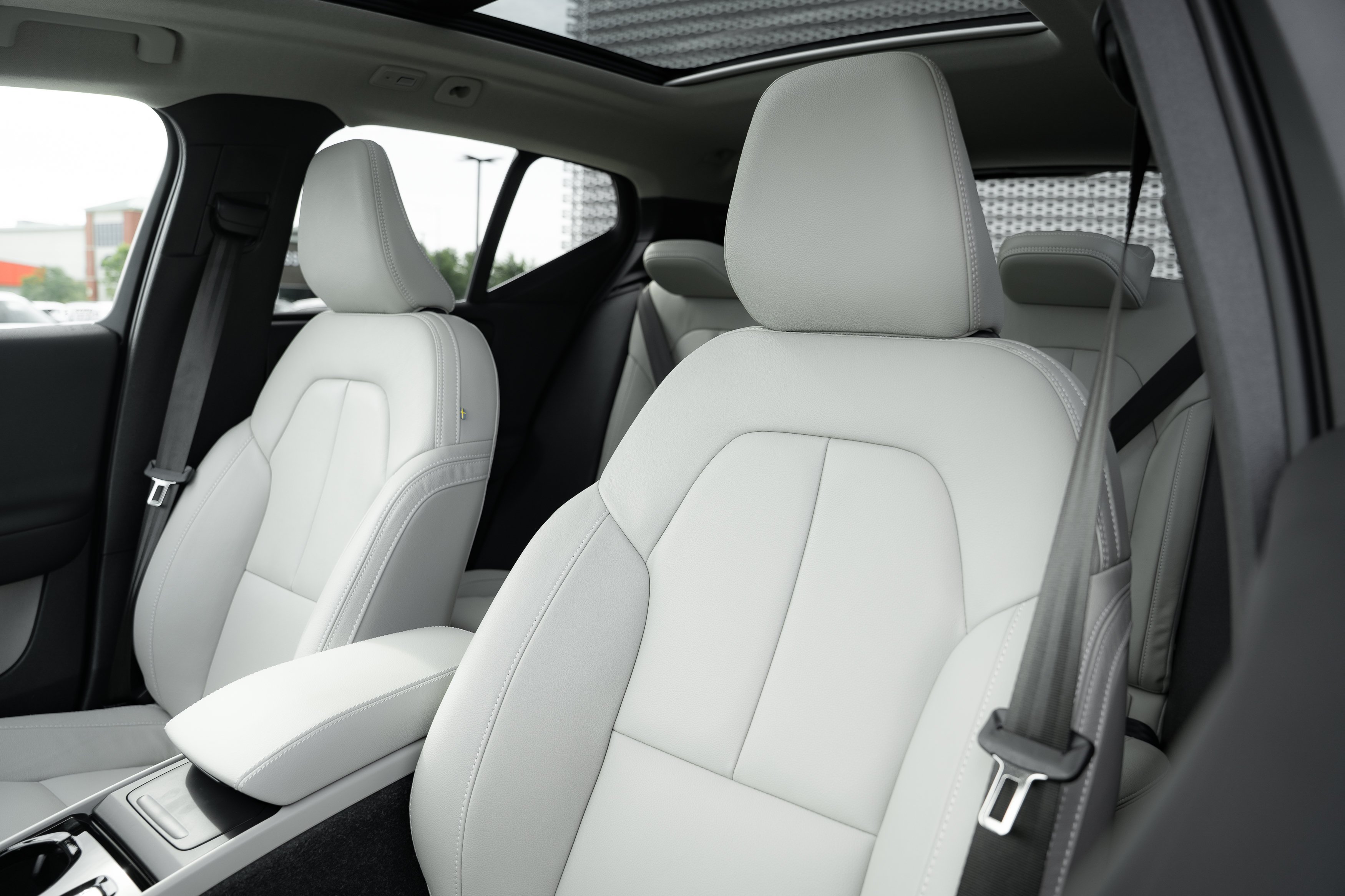 Used 2024 Cloud Blue Volvo Plus Bright Theme image 19