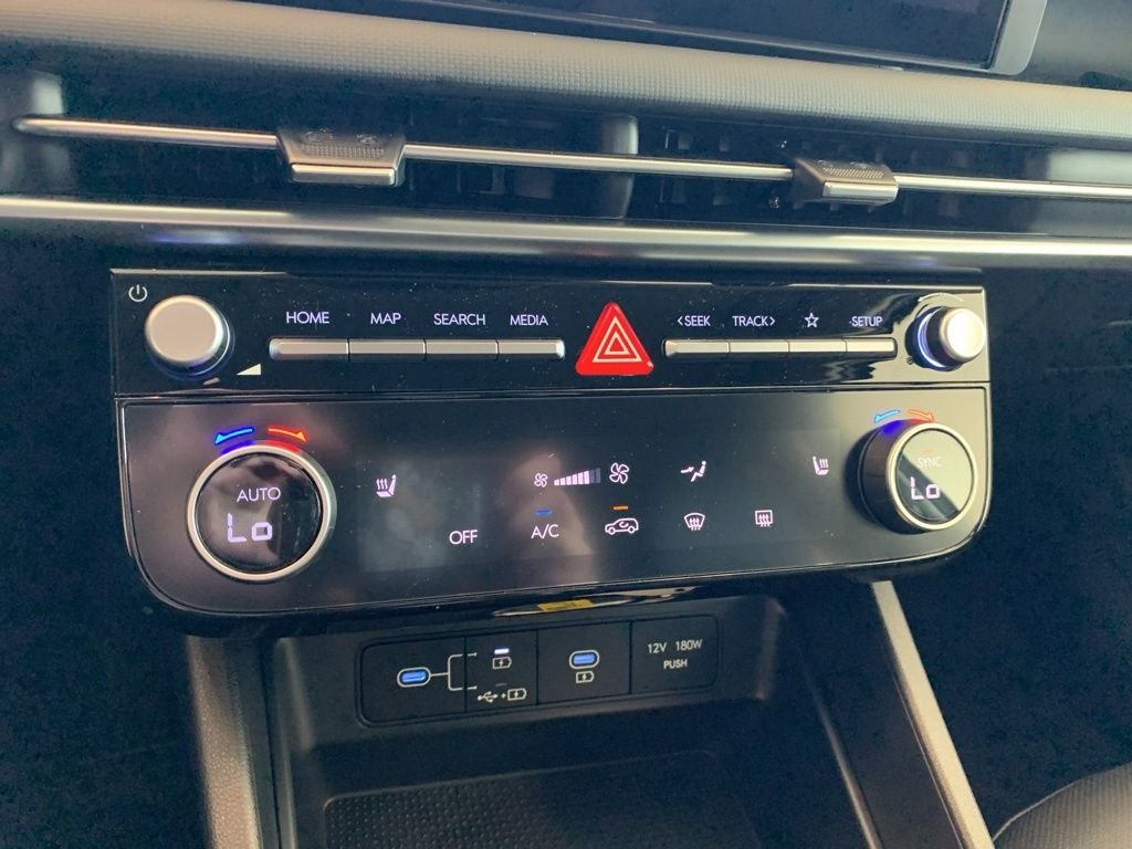 2018 Toyota RAV4 LE - Photo 25