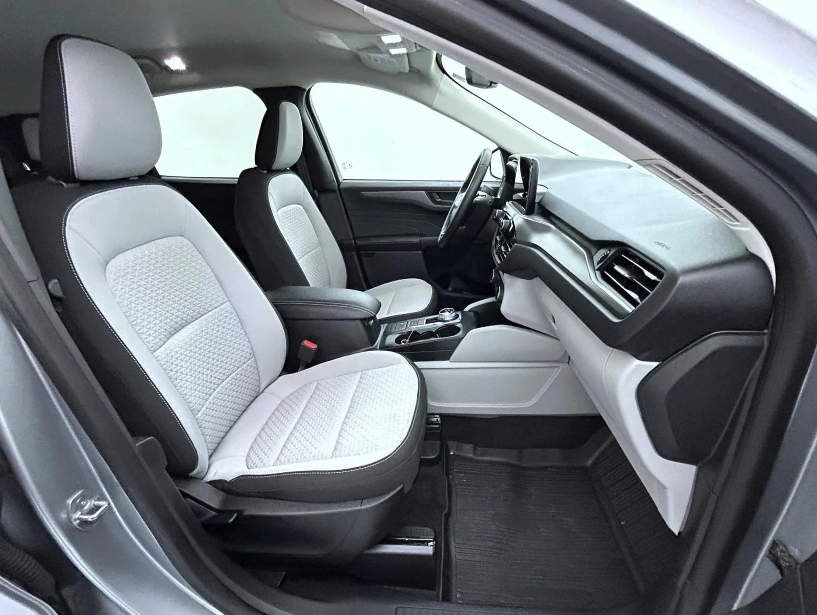 Used 2023 Silver Ford Active image 15