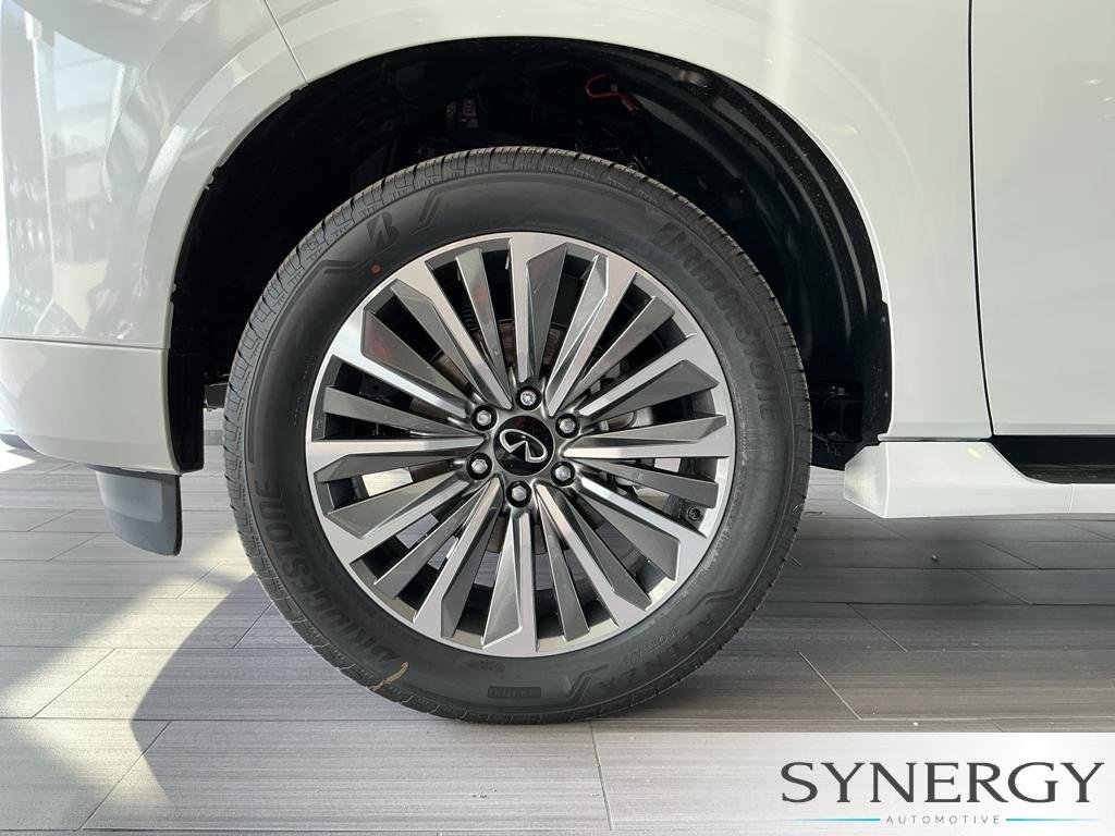 New 2027 RADIANT WHITE INFINITI Luxe 4WD image 31