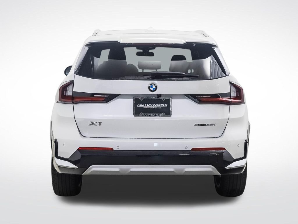 New 2026 White Metallic BMW xDrive28i image 4