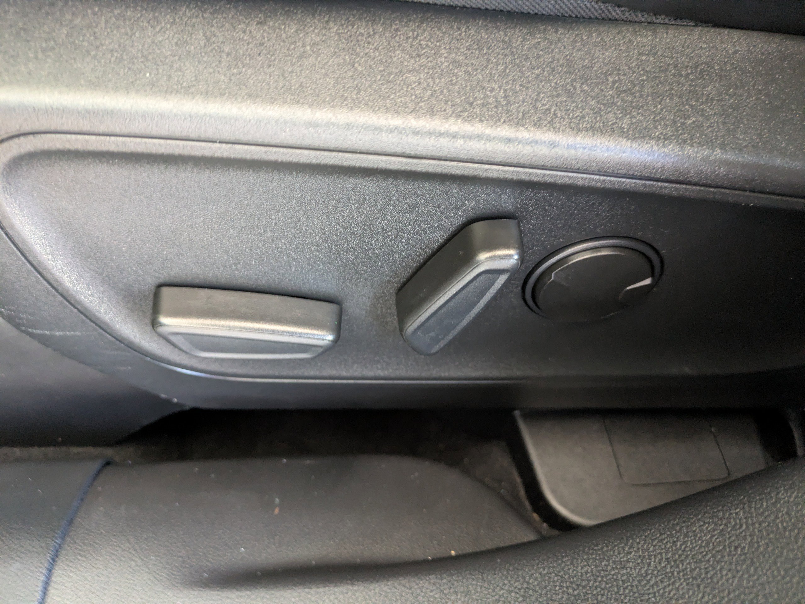 Used 2023 Agate Black Metallic Ford ST-Line image 21